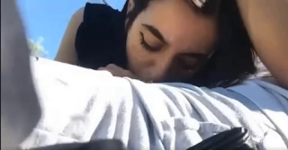 Z Kuşağı İş Başında…Kimse Görmeden Kız Arkadaşına Parkta Saksodan Sonra Evde Sikti